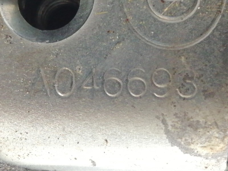 Recambio de cerradura puerta trasera derecha para toyota auris ts referencia OEM IAM A046693  