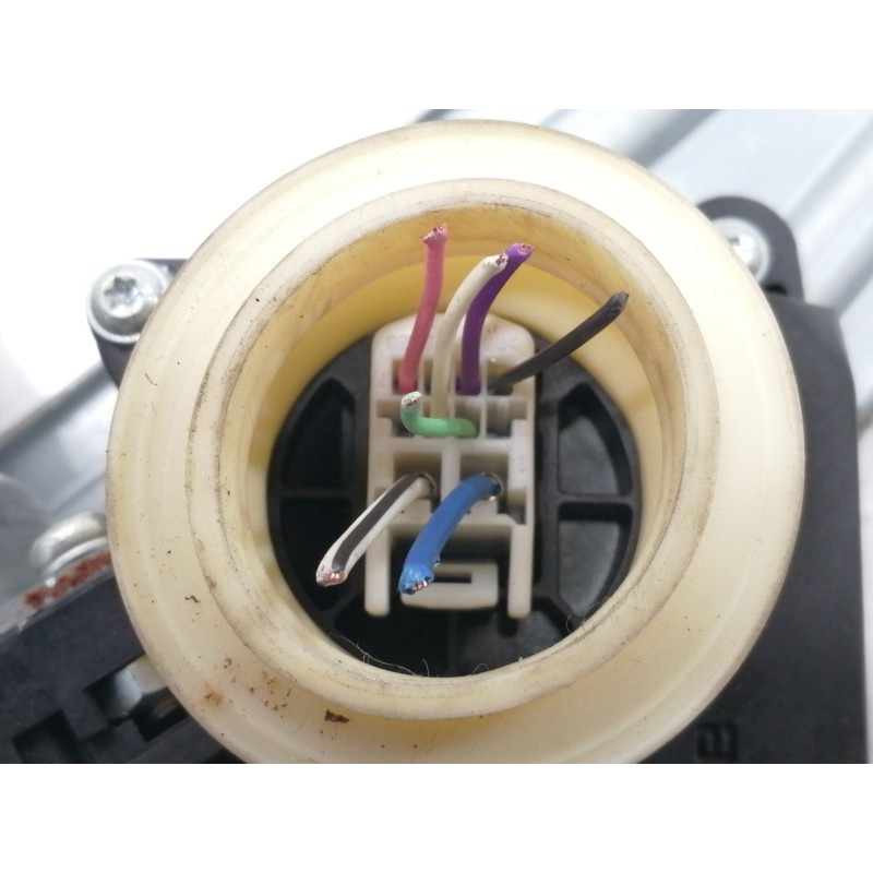 Recambio de elevalunas trasero derecho para toyota auris ts referencia OEM IAM 8570202020 AV2621004360 977555106