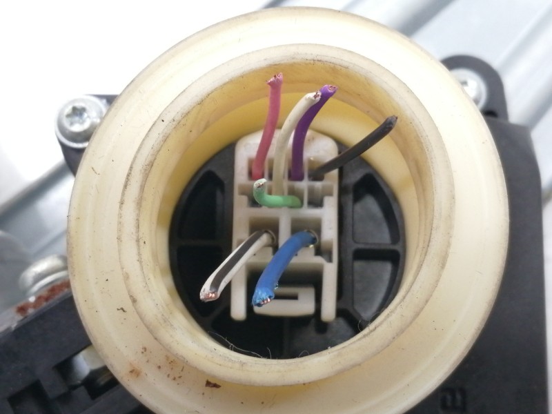 Recambio de elevalunas trasero derecho para toyota auris ts referencia OEM IAM 8570202020 AV2621004360 977555106