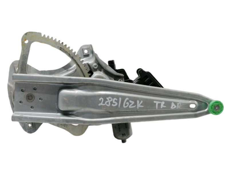 Recambio de elevalunas trasero derecho para toyota auris ts referencia OEM IAM 8570202020 AV2621004360 977555106