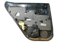 Recambio de guarnecido puerta trasera derecha para toyota auris ts referencia OEM IAM 6778702010 6777502180  2