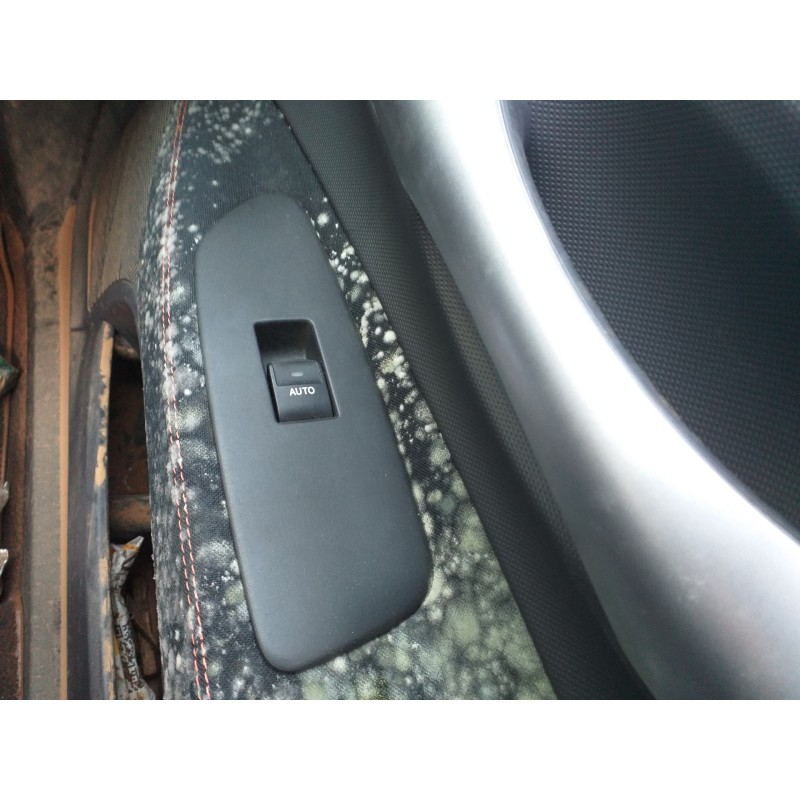 Recambio de mando elevalunas delantero derecho para toyota auris ts referencia OEM IAM 7423102530  