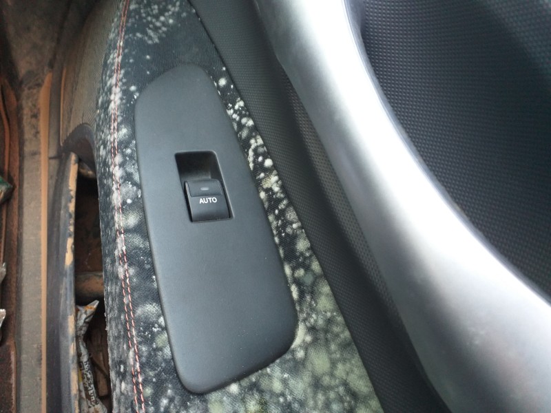 Recambio de mando elevalunas delantero derecho para toyota auris ts referencia OEM IAM 7423102530  