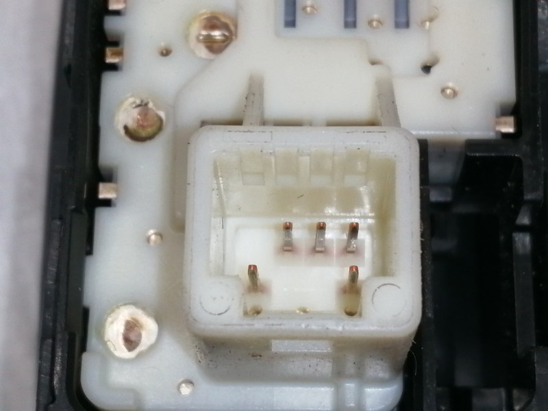 Recambio de mando elevalunas trasero derecho para toyota auris ts referencia OEM IAM   