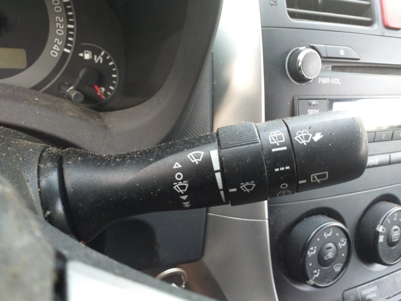 Recambio de mando limpia para toyota auris ts referencia OEM IAM 0241117F582  