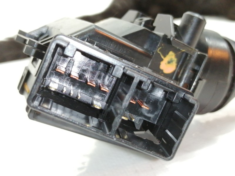 Recambio de mando limpia para toyota auris ts referencia OEM IAM 0241117F582  