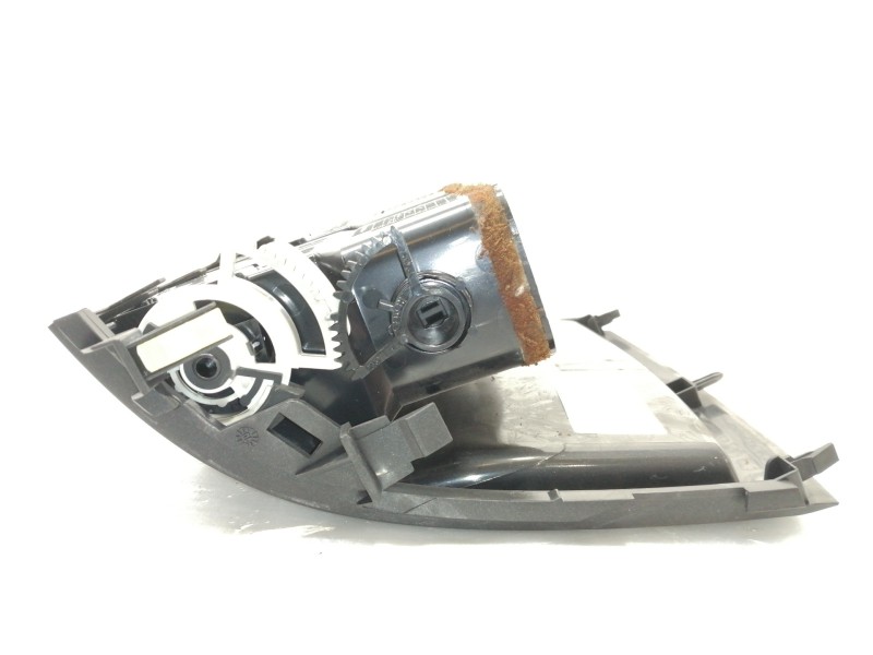 Recambio de rejilla aireadora para toyota auris ts referencia OEM IAM 5567002130  