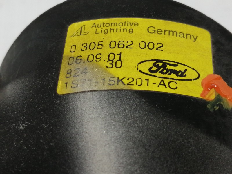 Recambio de faro antiniebla izquierdo para ford mondeo berlina (ge) ghia referencia OEM IAM 0305062002 1S7115K201AC 