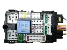 Recambio de caja reles / fusibles para citroën ds4 design referencia OEM IAM 9665492680 01801478 18014931  2