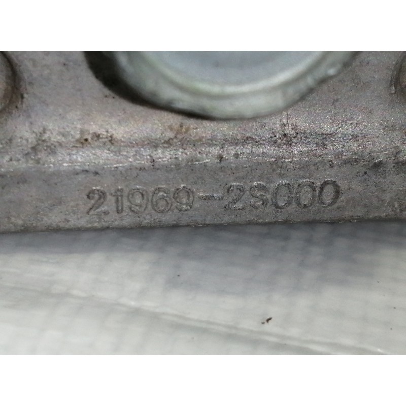 Recambio de soporte motor trasero para hyundai ix35 comfort 2wd referencia OEM IAM 219692S000  