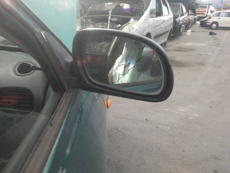 Recambio de retrovisor derecho para hyundai accent (x3) 1.3 gls automático referencia OEM IAM 022061  
