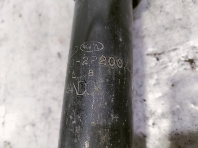 Recambio de amortiguador trasero izquierdo para kia sorento emotion 4wd referencia OEM IAM 553102P200  