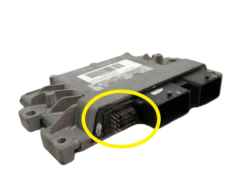 Recambio de centralita motor uce para dacia sandero ambiance referencia OEM IAM 8200672654  