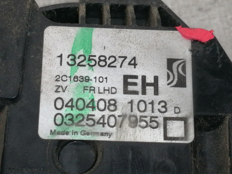 Recambio de cerradura puerta delantera derecha para opel corsa d innovation referencia OEM IAM 13258274  