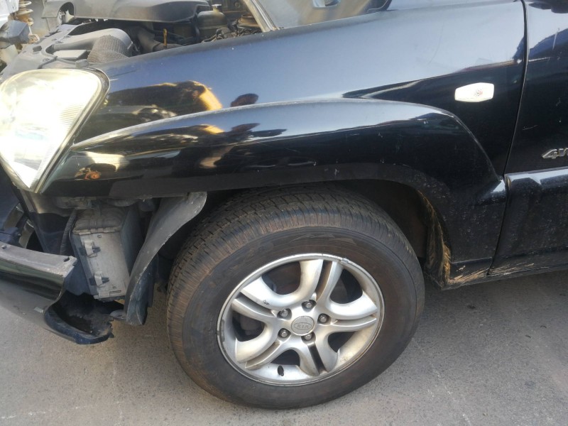 Recambio de aleta delantera izquierda para kia sportage active 4x4 referencia OEM IAM   