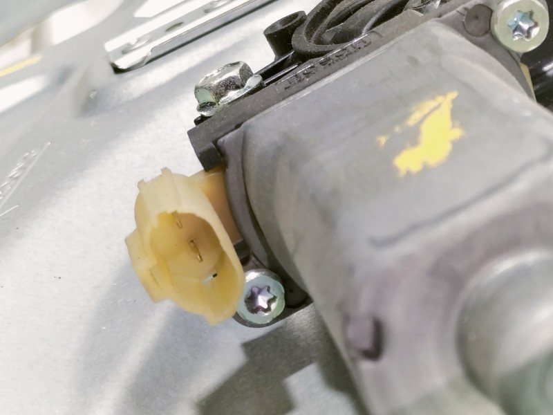 Recambio de elevalunas trasero derecho para kia sorento emotion 4wd referencia OEM IAM  834022P000 / 834602P000 