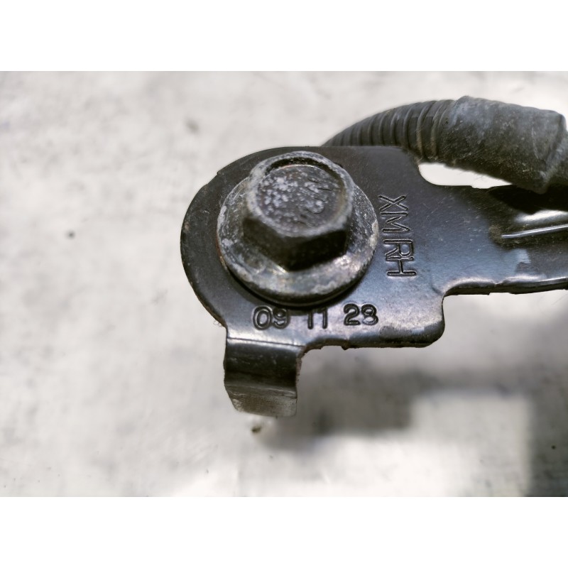 Recambio de enganche cinturon delantero derecho para kia sorento emotion 4wd referencia OEM IAM 888402P400VA 09120813 