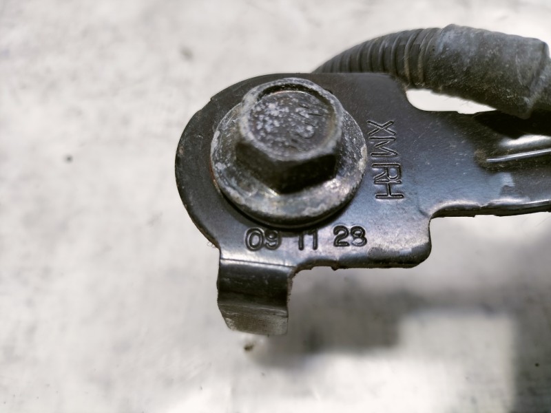 Recambio de enganche cinturon delantero derecho para kia sorento emotion 4wd referencia OEM IAM 888402P400VA 09120813 