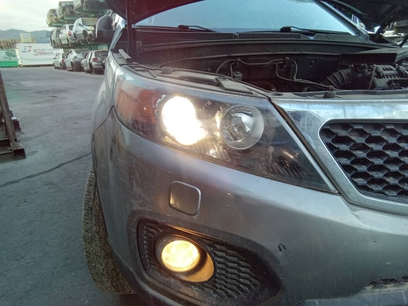 Recambio de faro derecho para kia sorento emotion 4wd referencia OEM IAM R009G07157C 921022P110 10EEG071245