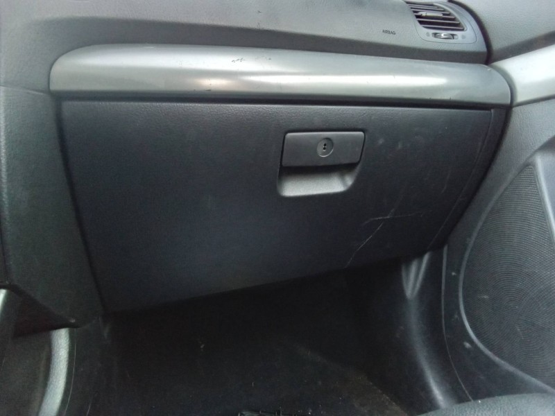 Recambio de guantera para kia sorento emotion 4wd referencia OEM IAM 845012P200VA 84511 11200 