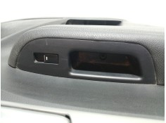 Recambio de guarnecido puerta trasera izquierda para kia sorento emotion 4wd referencia OEM IAM 833102P000 833702P000  2