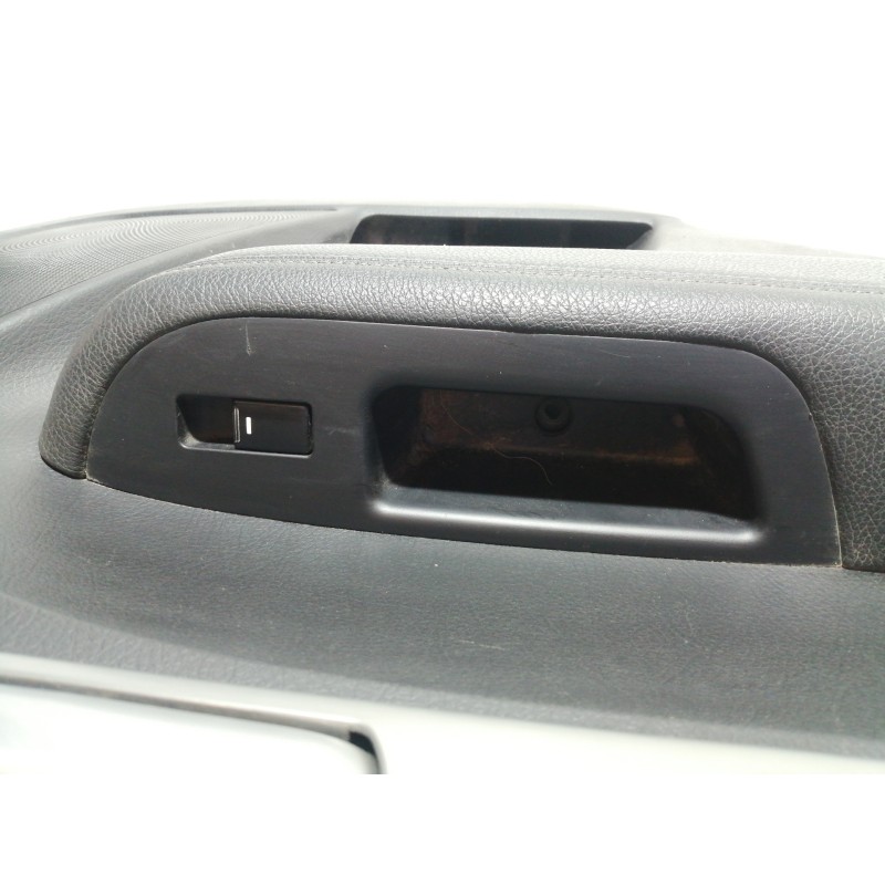 Recambio de guarnecido puerta trasera izquierda para kia sorento emotion 4wd referencia OEM IAM 833102P000 833702P000 