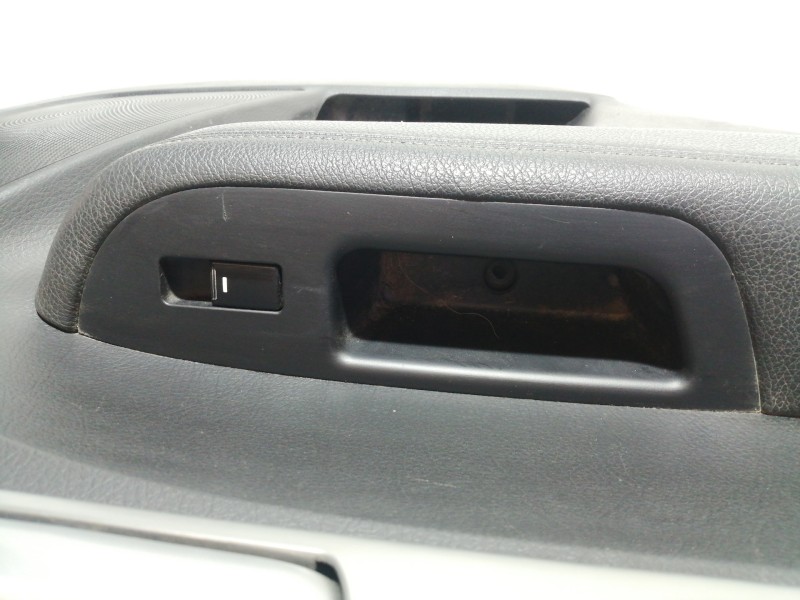 Recambio de guarnecido puerta trasera izquierda para kia sorento emotion 4wd referencia OEM IAM 833102P000 833702P000 