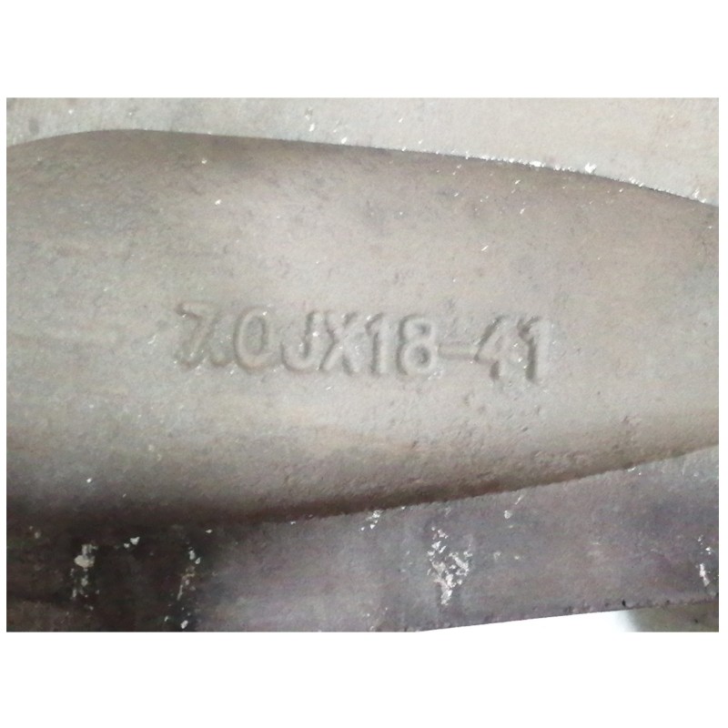 Recambio de llanta para kia sorento emotion 4wd referencia OEM IAM 18´´ 7.0JX18 