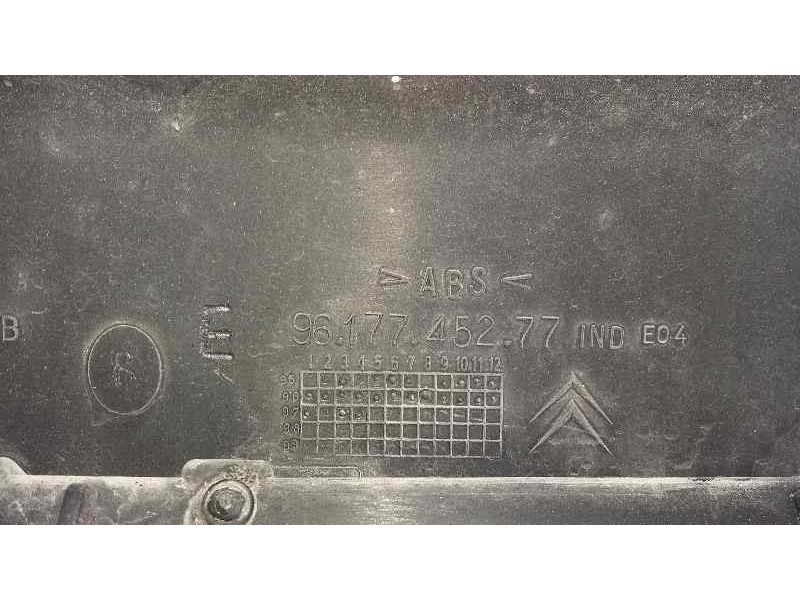 Recambio de rejilla delantera para citroën saxo 1.5 d tentation referencia OEM IAM 9617745277  