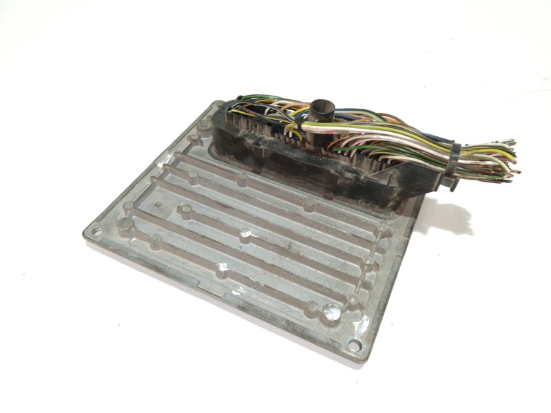 Recambio de centralita motor uce para ford fiesta (cbk) ghia referencia OEM IAM 6S6112A650TB  