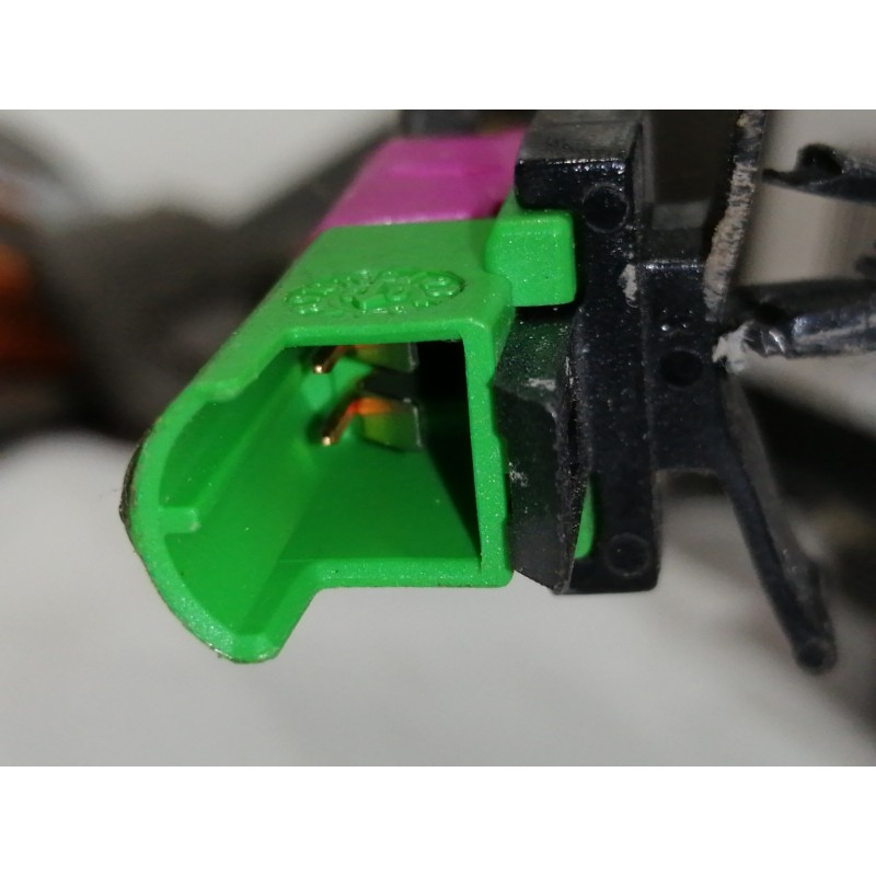 Recambio de cinturon seguridad delantero derecho para daewoo kalos 1.2 se referencia OEM IAM 33003480  