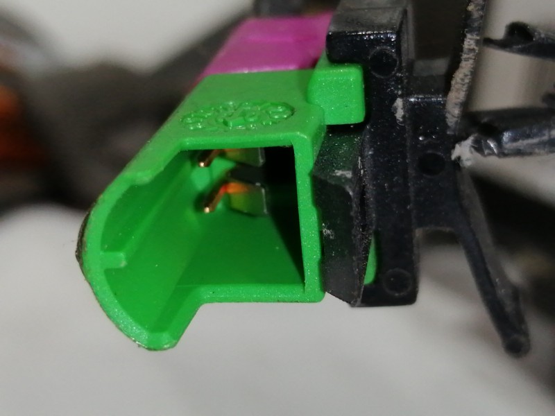 Recambio de cinturon seguridad delantero derecho para daewoo kalos 1.2 se referencia OEM IAM 33003480  