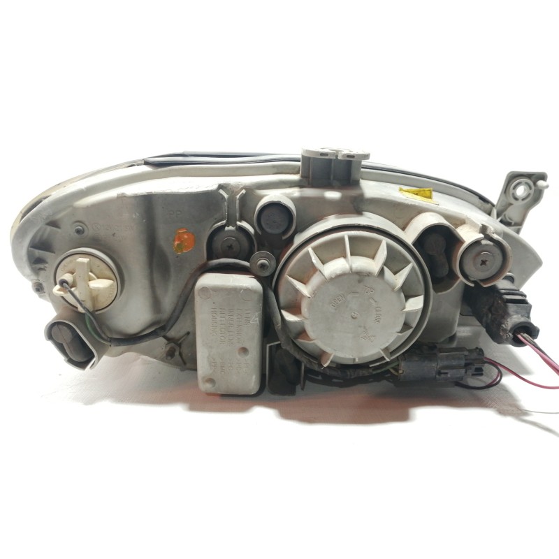 Recambio de faro izquierdo para kia sephia ll básico referencia OEM IAM OK2N151020  