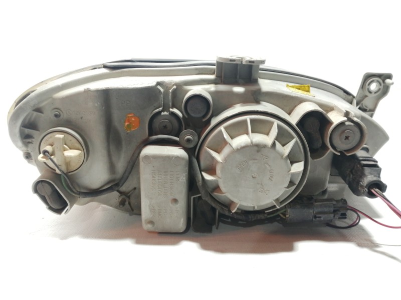 Recambio de faro izquierdo para kia sephia ll básico referencia OEM IAM OK2N151020  