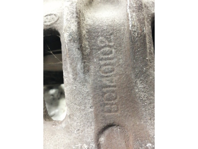 Recambio de pinza freno delantera derecha para kia sorento emotion 4wd referencia OEM IAM B0140102 581302P700 