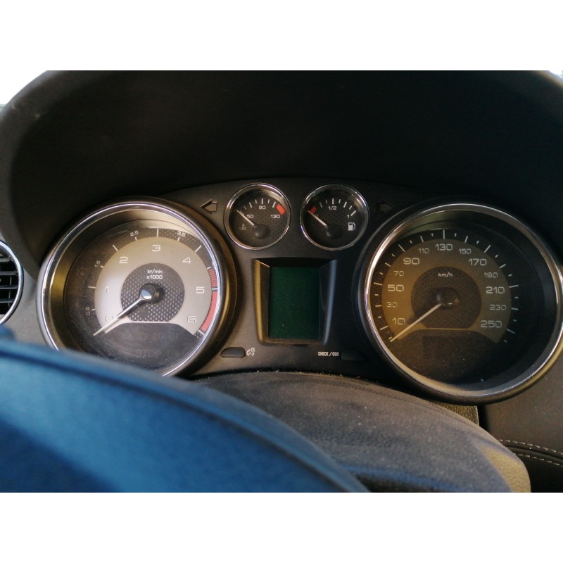 Recambio de cuadro instrumentos para peugeot rcz basis referencia OEM IAM 554001557300  