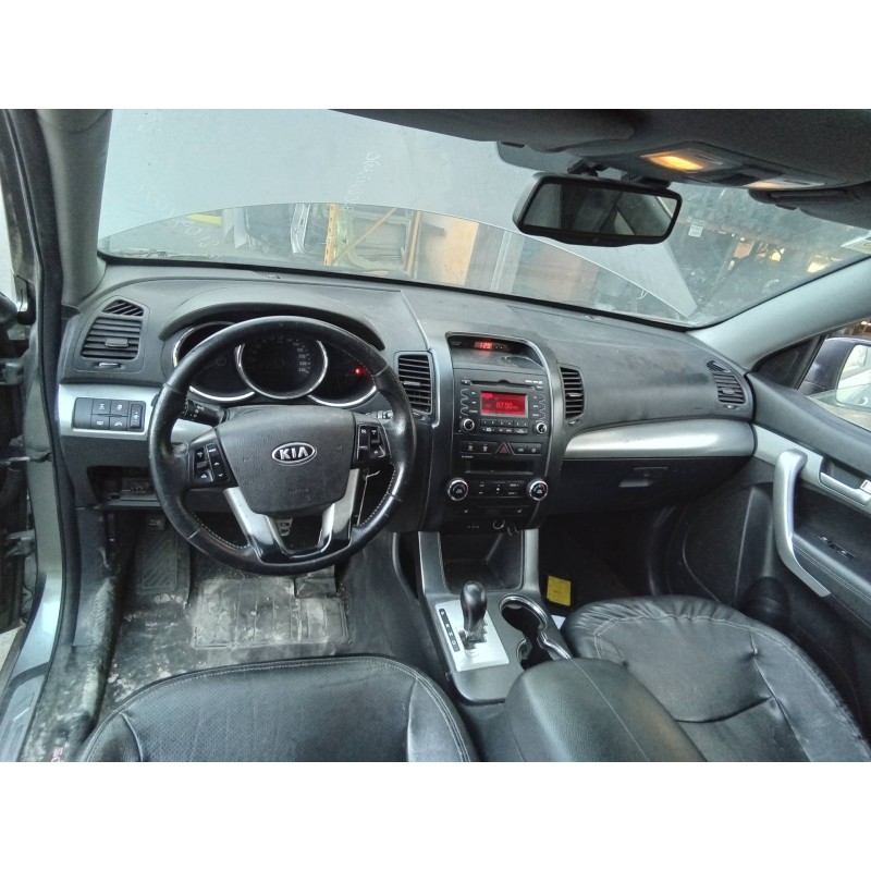 Recambio de salpicadero para kia sorento emotion 4wd referencia OEM IAM 847102  