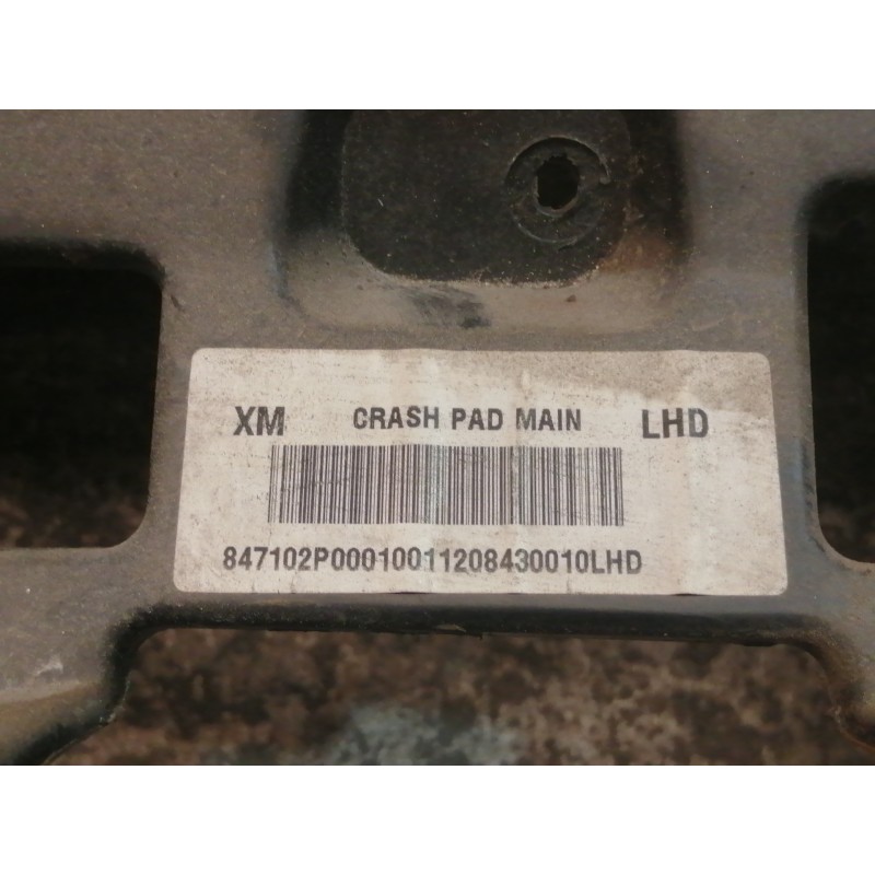 Recambio de salpicadero para kia sorento emotion 4wd referencia OEM IAM 847102  