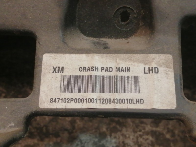 Recambio de salpicadero para kia sorento emotion 4wd referencia OEM IAM 847102  