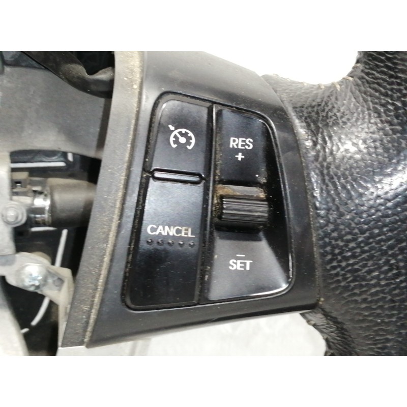 Recambio de volante para kia sorento emotion 4wd referencia OEM IAM 561202P100AMN 561302P000 