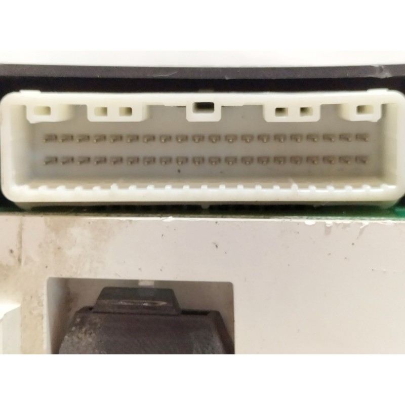 Recambio de cuadro instrumentos para toyota corolla (e12) 1.6 linea luna berlina referencia OEM IAM 8380002750  