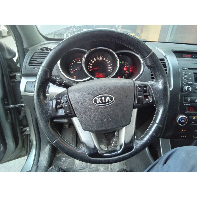 Recambio de volante para kia sorento emotion 4wd referencia OEM IAM 561202P100AMN 561302P000 