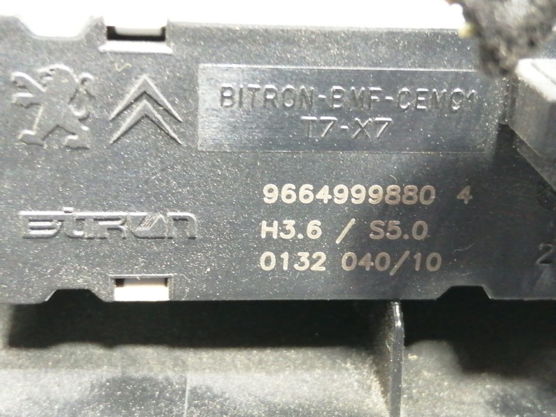 Recambio de luz interior para peugeot rcz basis referencia OEM IAM 96740524XT 96740524 9664999880