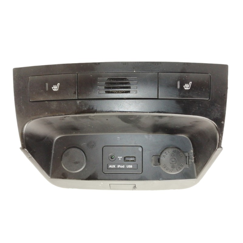 Recambio de moldura para kia sorento emotion 4wd referencia OEM IAM 933002P030 961202P00091230 847302P000