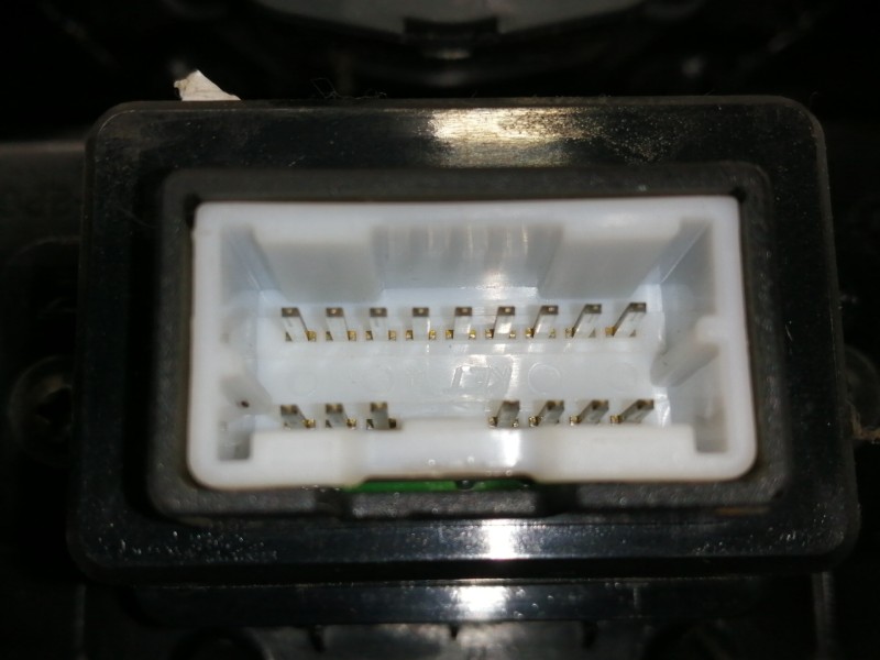 Recambio de moldura para kia sorento emotion 4wd referencia OEM IAM 933002P030 961202P00091230 847302P000