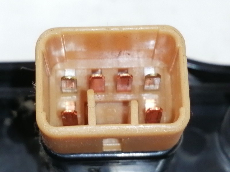 Recambio de moldura para kia sorento emotion 4wd referencia OEM IAM 933002P030 961202P00091230 847302P000