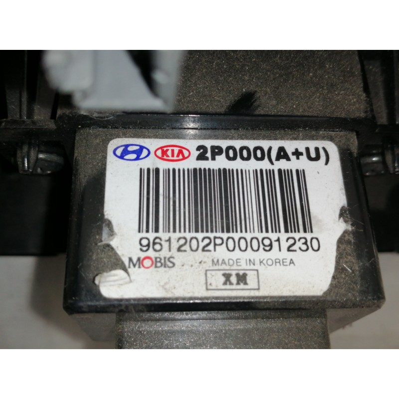 Recambio de moldura para kia sorento emotion 4wd referencia OEM IAM 933002P030 961202P00091230 847302P000