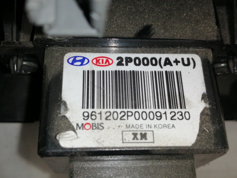 Recambio de moldura para kia sorento emotion 4wd referencia OEM IAM 933002P030 961202P00091230 847302P000