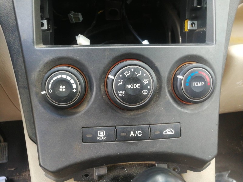 Recambio de mando calefaccion / aire acondicionado para kia carens (un) referencia OEM IAM 972501DXXX 1D550WK R550711011039