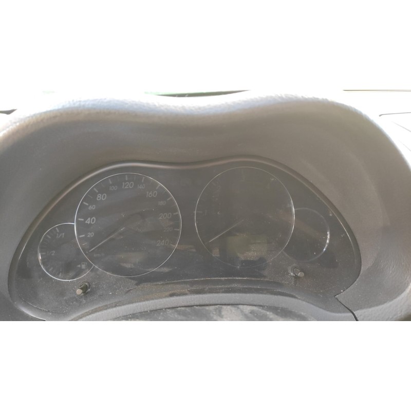 Recambio de cuadro instrumentos para toyota avensis wagon (t25) 2.0 d-4d executive referencia OEM IAM 8380005C00C  